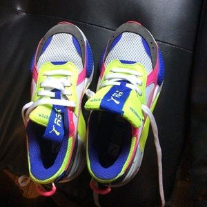 size 3.5y girl pumas